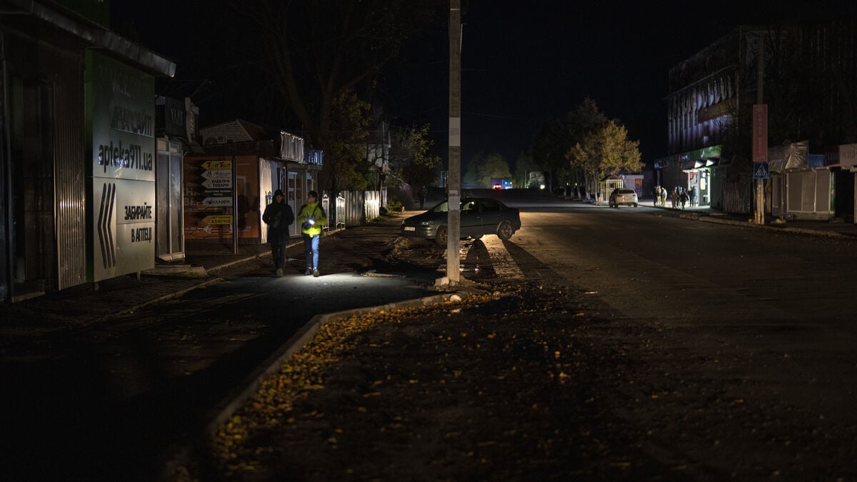 Ukraine Faces Power Outages After Russian Attacks on Energy Supply
