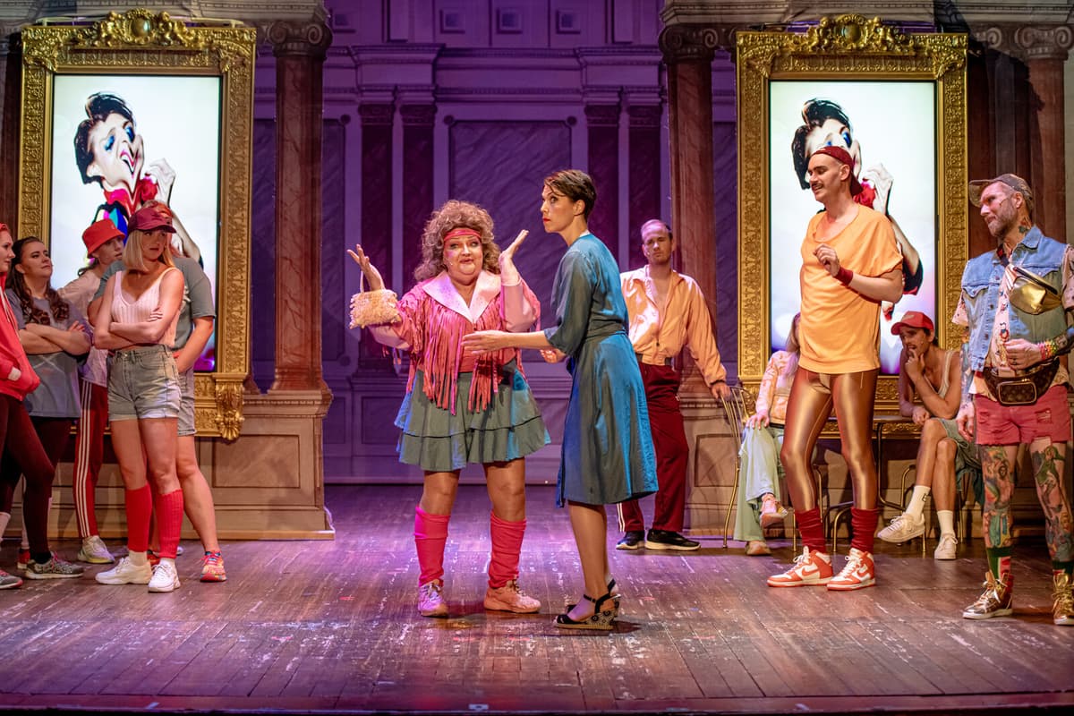 Marianne Mörck Returns to Stage in Modern Czardasfurstinnan