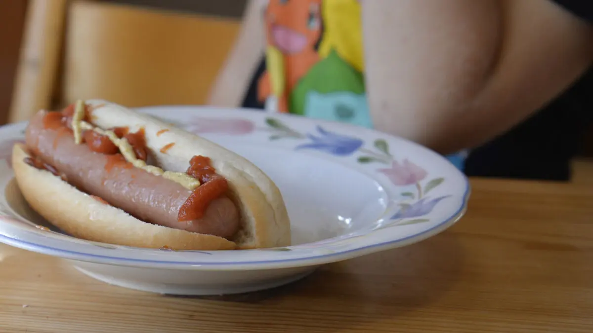 Food prices are falling - chains lowered in advance