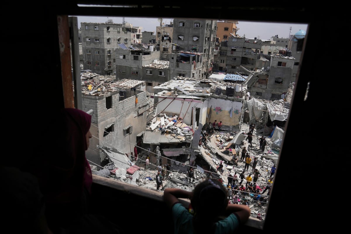 Children among 11 killed in nighttime Gaza bombing