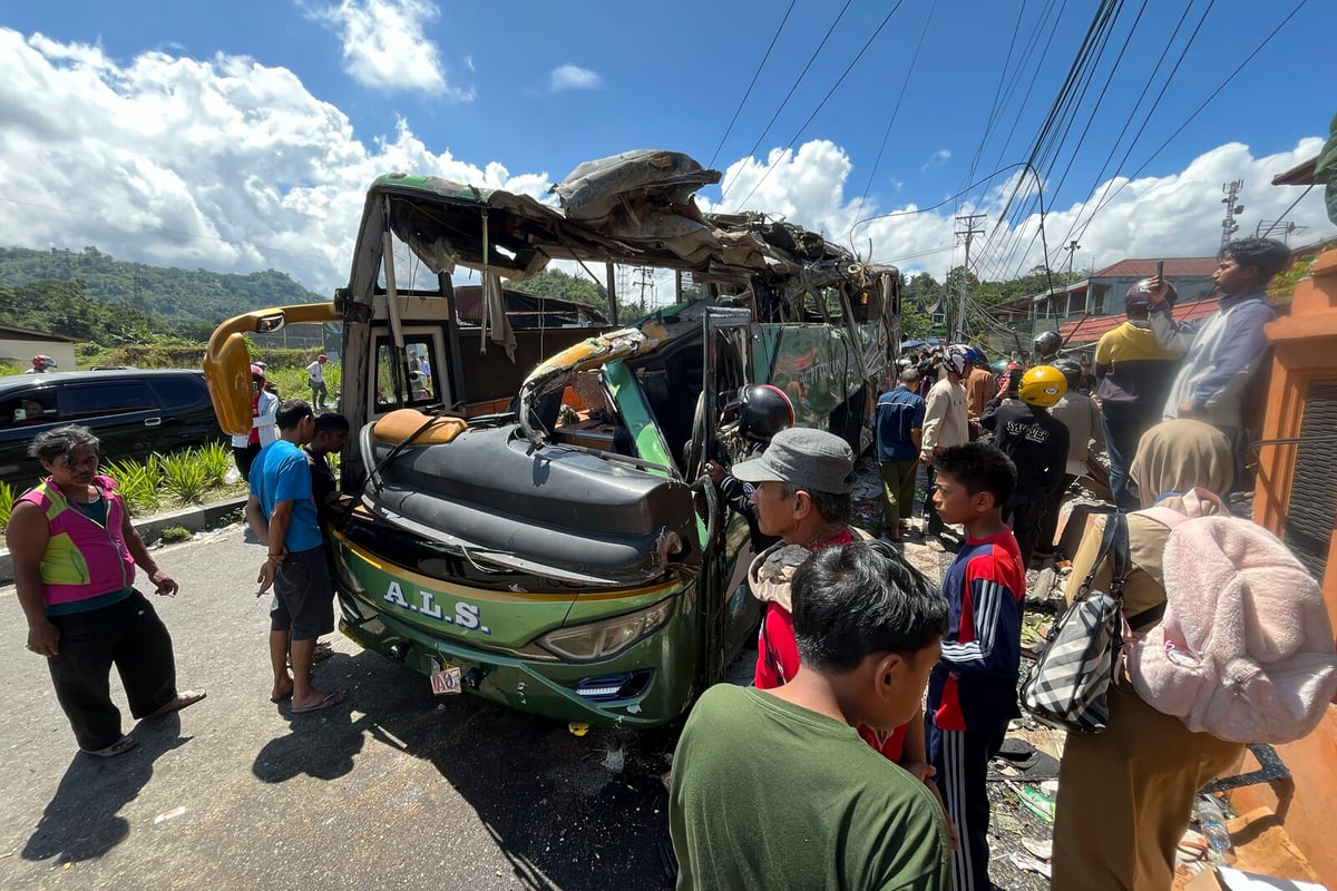 Indonesia Bus Crash Leaves at Least 12 Dead