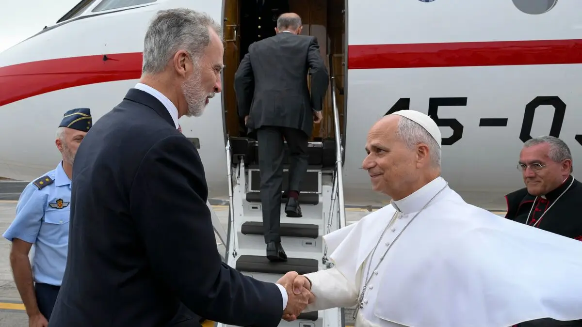 The Pope got a lift from King Felipe VI after a chartered Spanish plane broke down in the Canary Islands