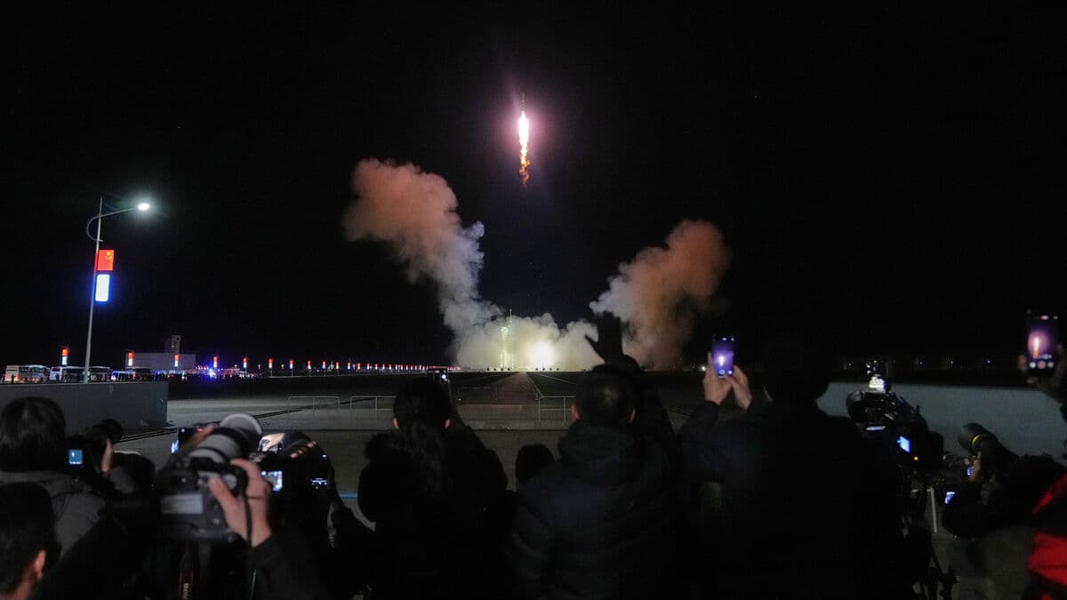 Space debris on the way, believed to hit the Pacific Ocean