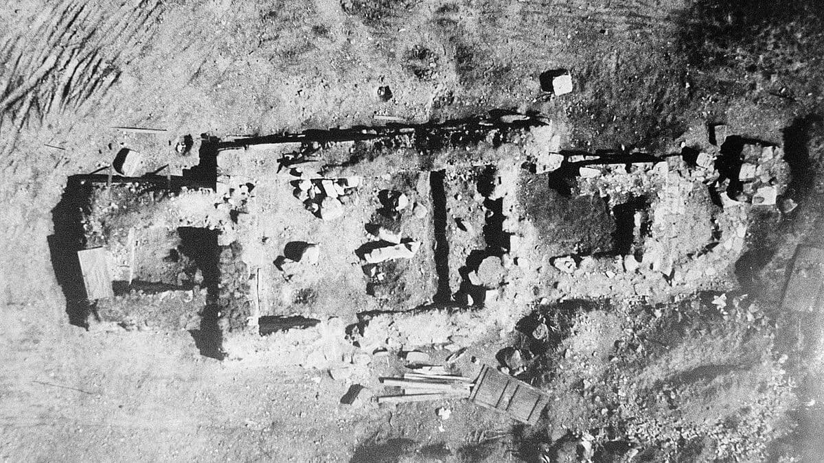 Medieval children and adults buried together were rarely close relatives, study finds