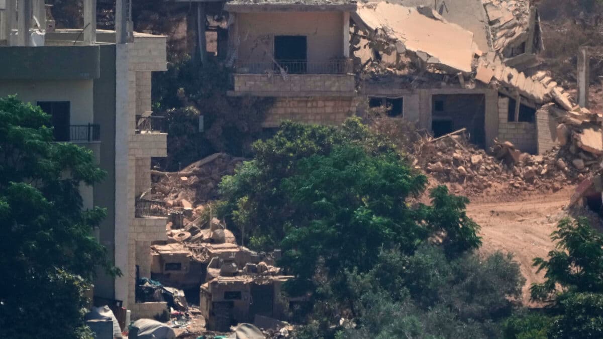 Israeli military launches new airstrikes on southern Lebanon, killing at least one person