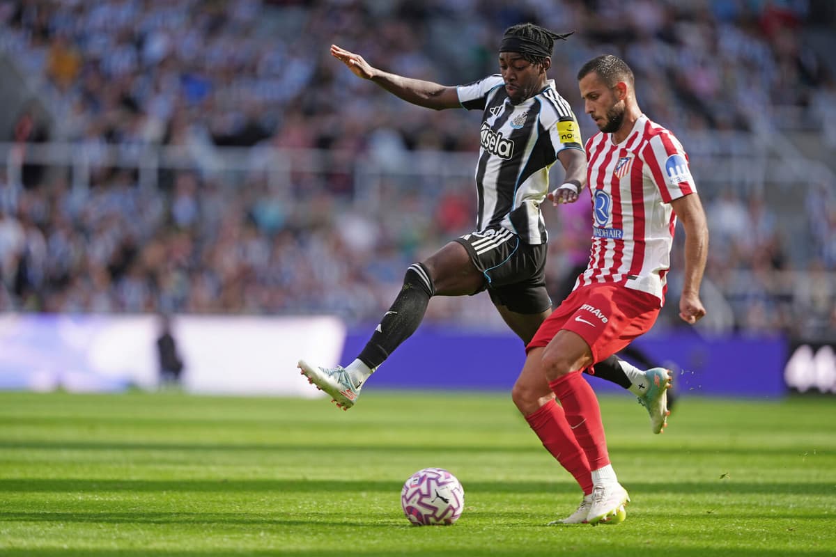 Elanga Misses Key Chances in Newcastle's Goalless League Debut