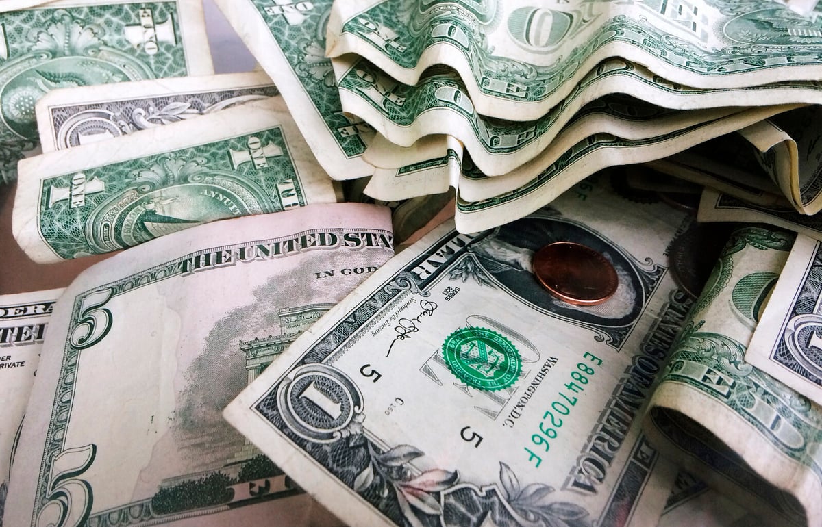 US Core Inflation Falls to 2.5% in April