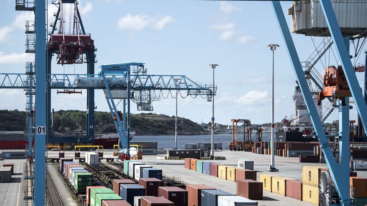 Swedish trade deficit widens to SEK 7.3 billion in April