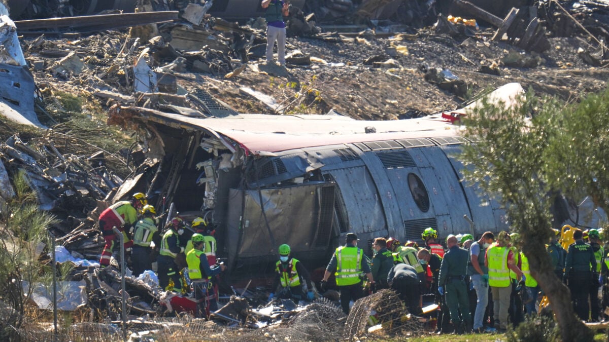 How Spain’s Train Disaster Could Shape the Upcoming Election Campaign