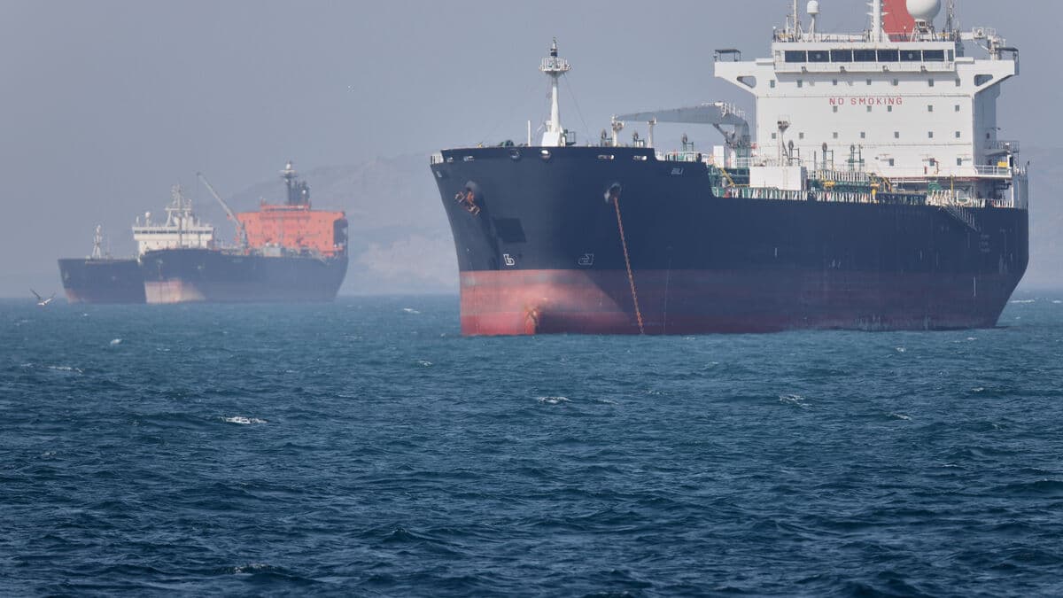 Oil prices pressured as Gulf oil traffic through Strait of Hormuz rises