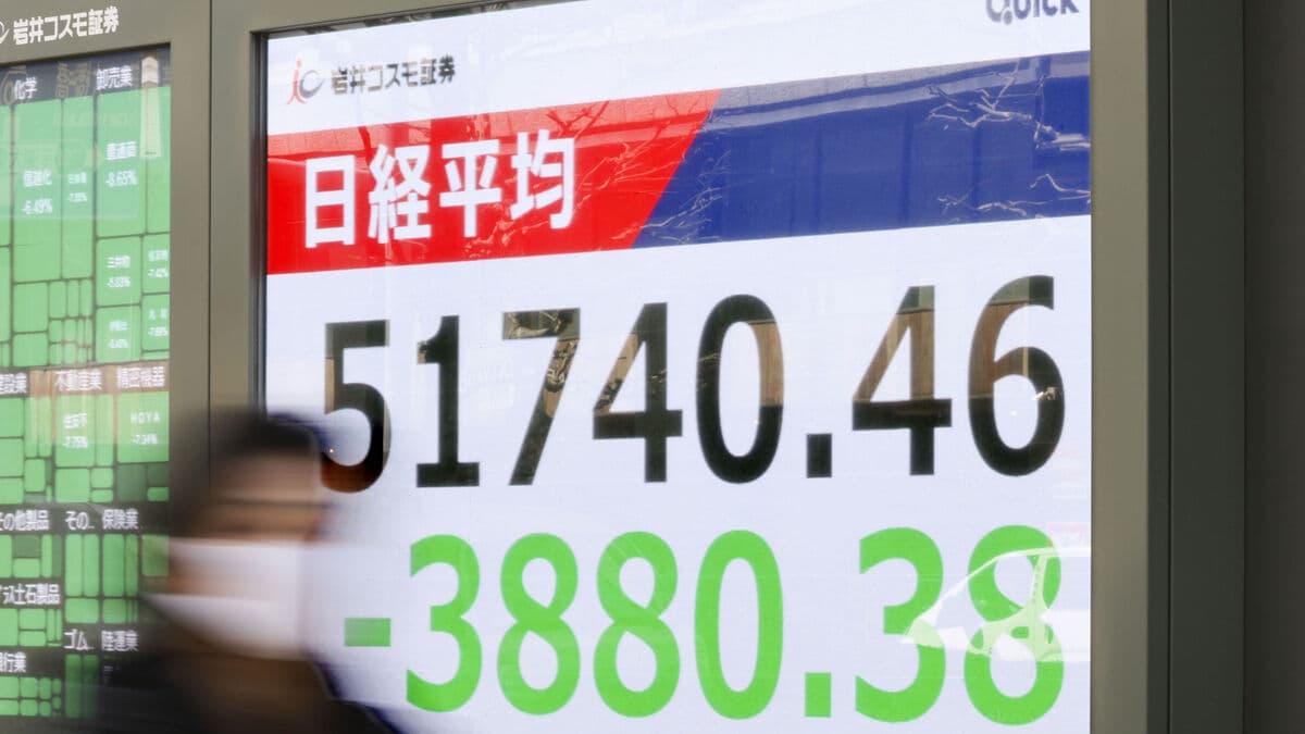Sharp falls on stock markets in Asia as oil prices rise