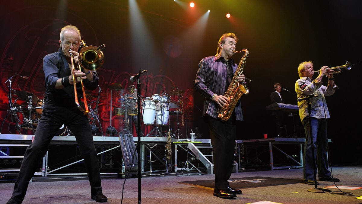 Original Chicago member Walter Parazaider dies at 81