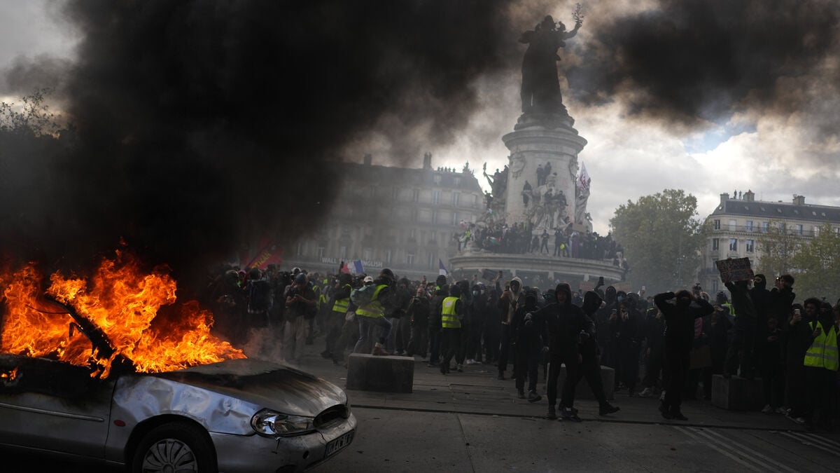 Paris Bans Demonstrations Near Government Buildings and Tourist Sites on Thursday