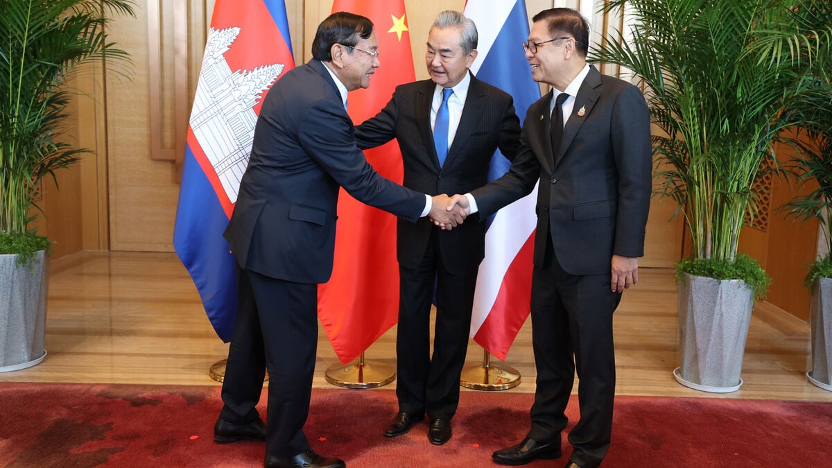Thailand releases 18 Cambodian soldiers days after signing new ceasefire