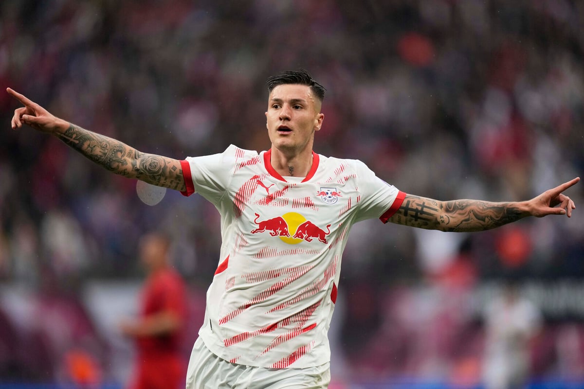 Manchester United Signs Benjamin Sesko from RB Leipzig