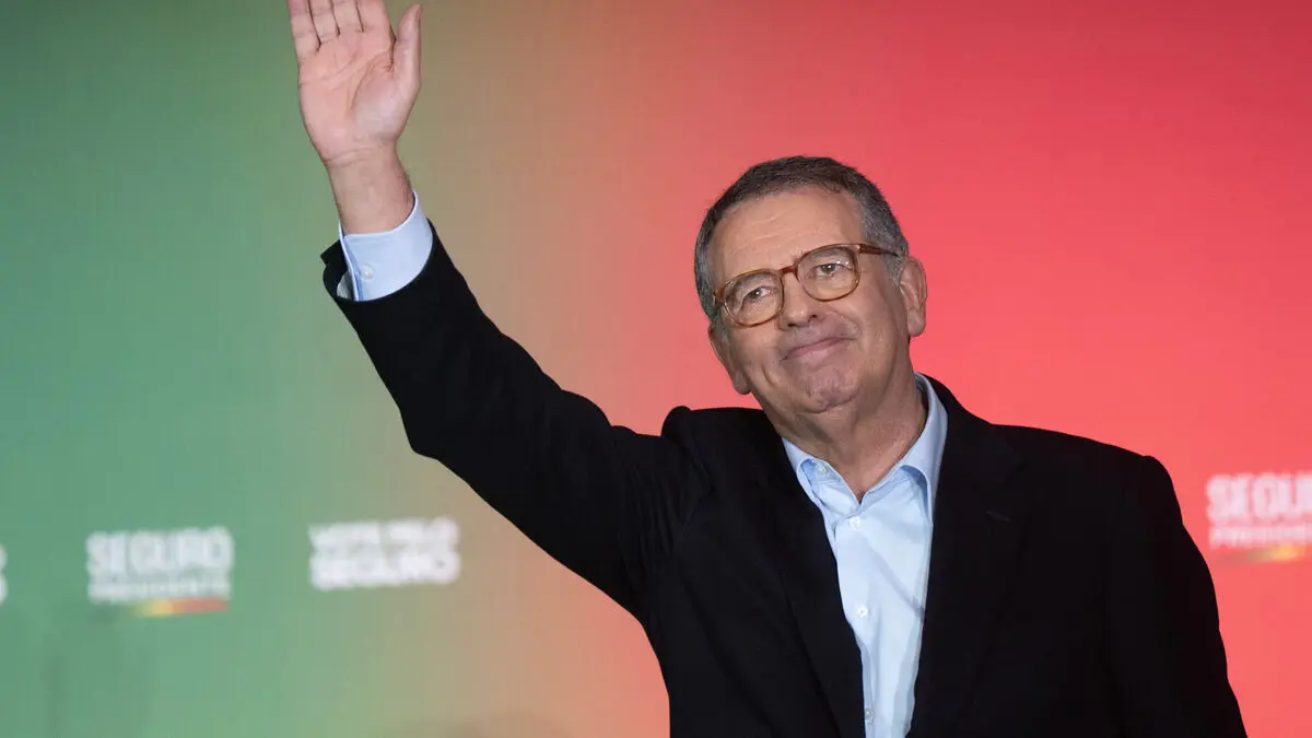 Centrist candidate holds advantage in Portugal's presidential election