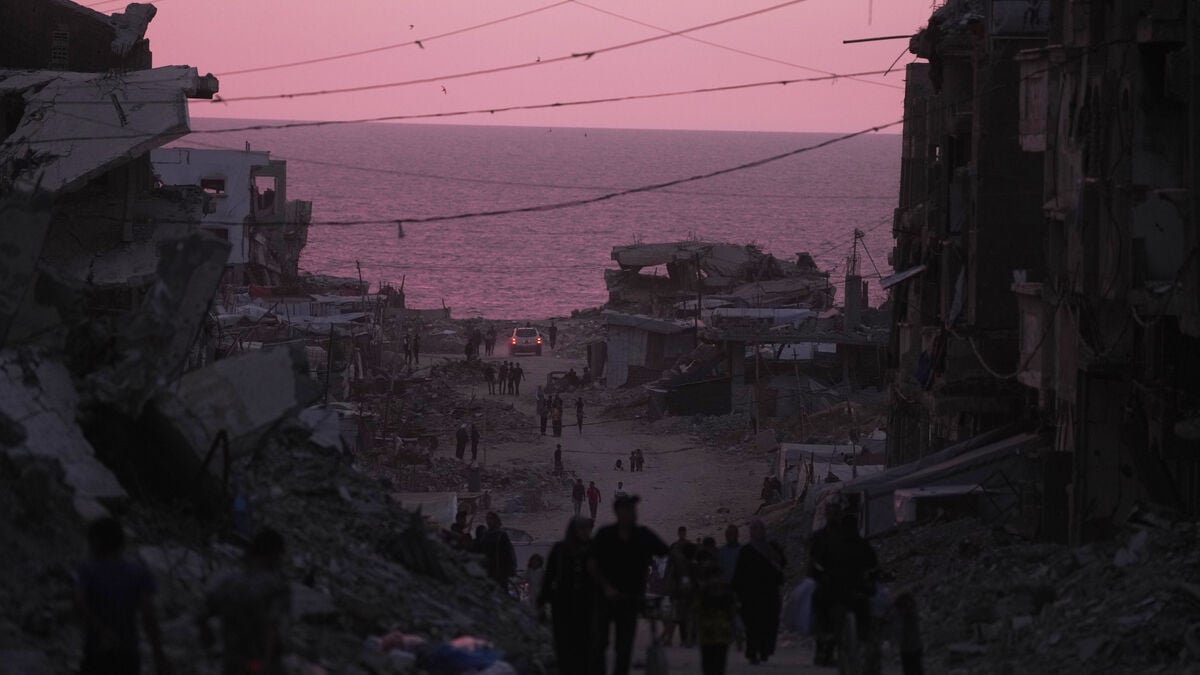 Eight killed in dawn Israeli attacks on Gaza City