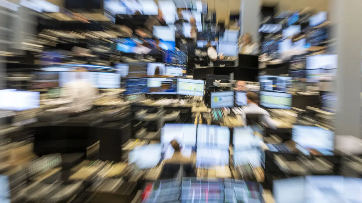 Interest rate crash threatens variable-rate mortgages - panic trading in fixed income market