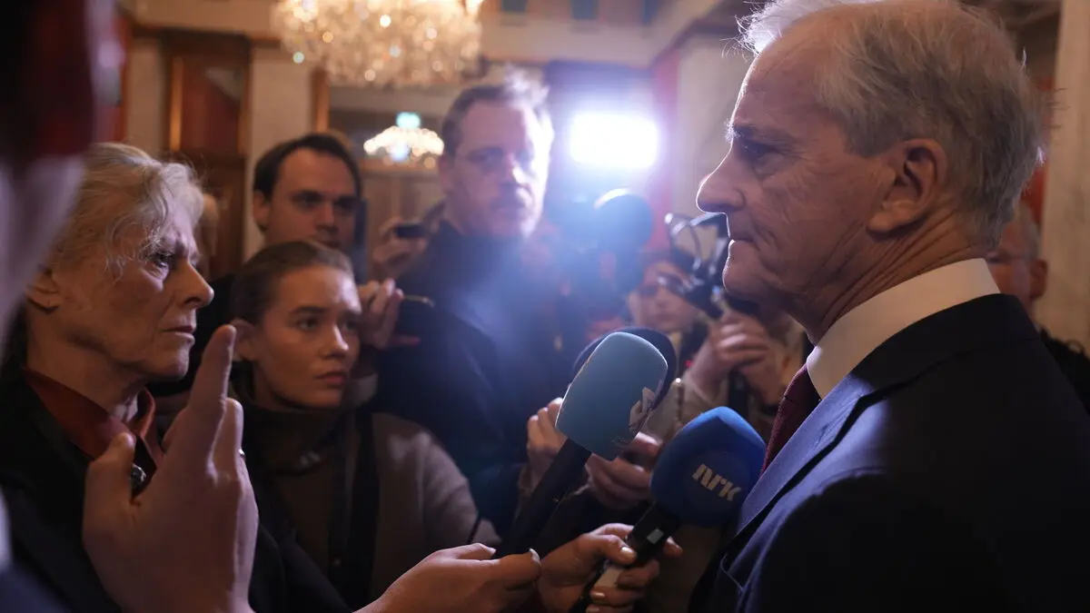 Gahr Støre: Mette-Marit must explain ties to Jeffrey Epstein