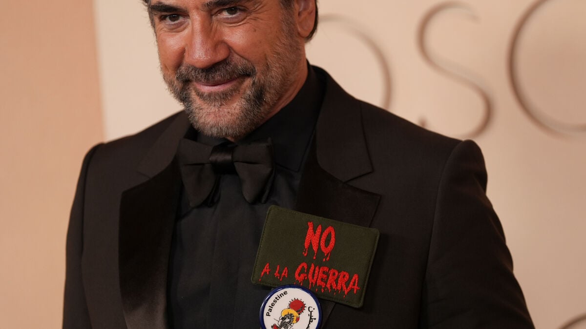 Stars protest at political Oscars gala