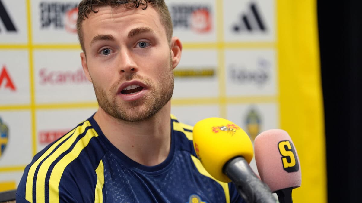 Gudmundsson is unwell, misses Sweden