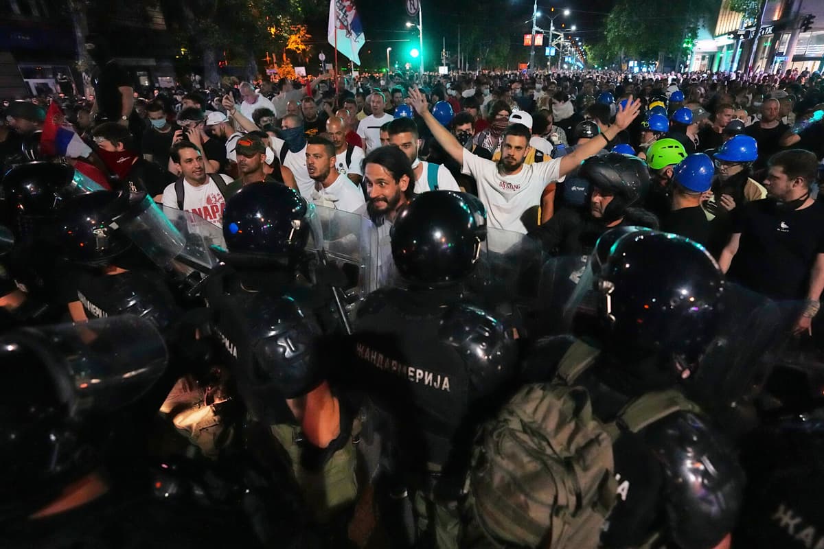 Serbian President Vucic Rejects Calls for New Elections Amid Protests
