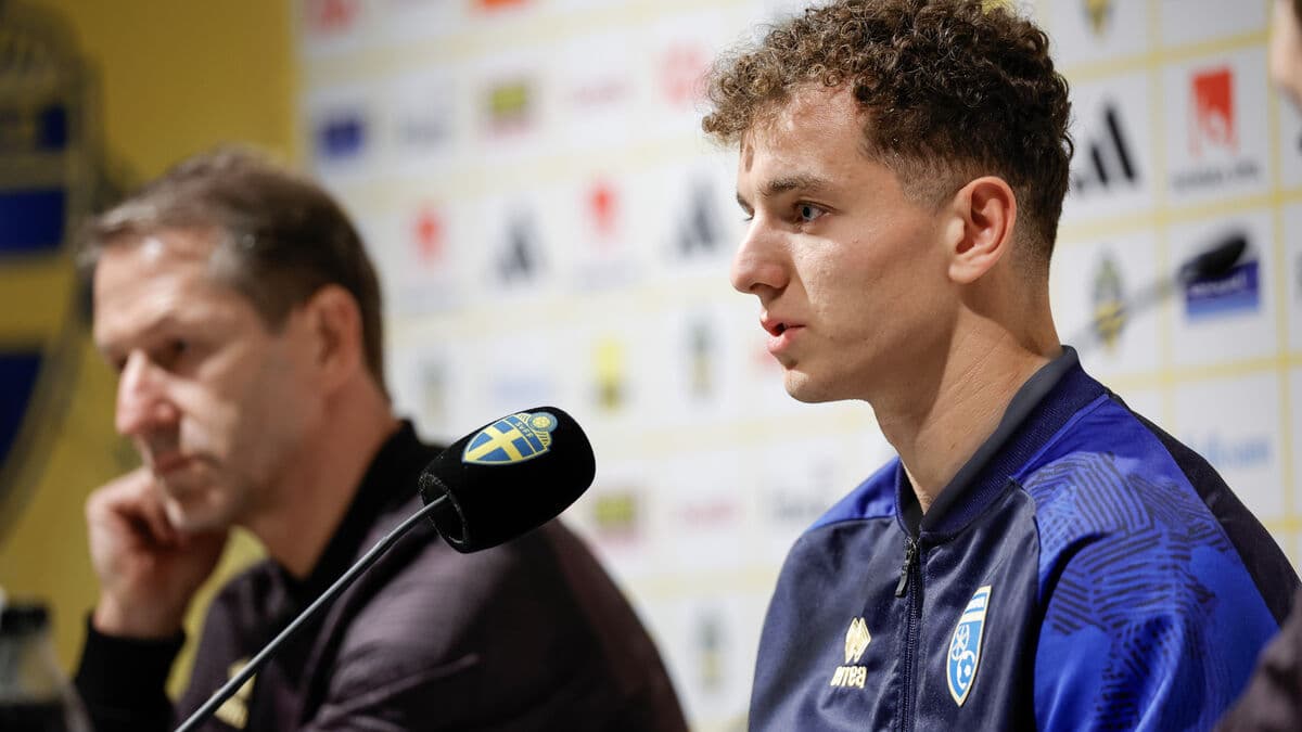 Kosovo Striker Fisnik Asllani Surprised by Sweden's World Cup Qualifying Struggles