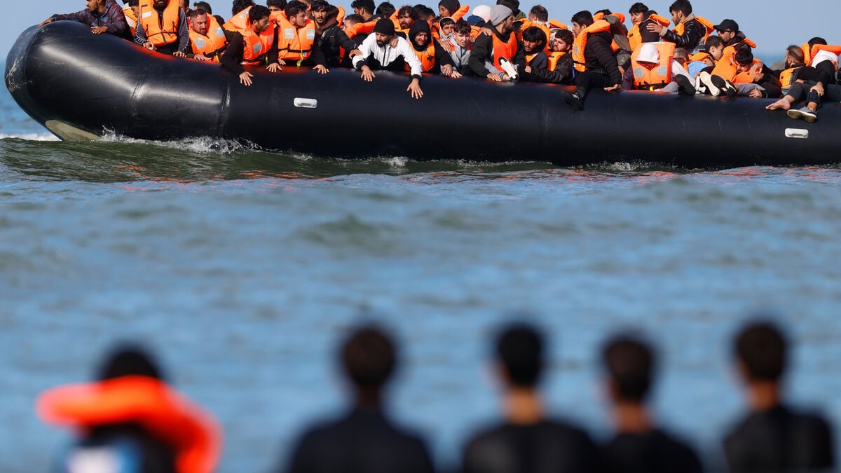 Three dead after rubber dinghy capsizes in English Channel crossing attempt