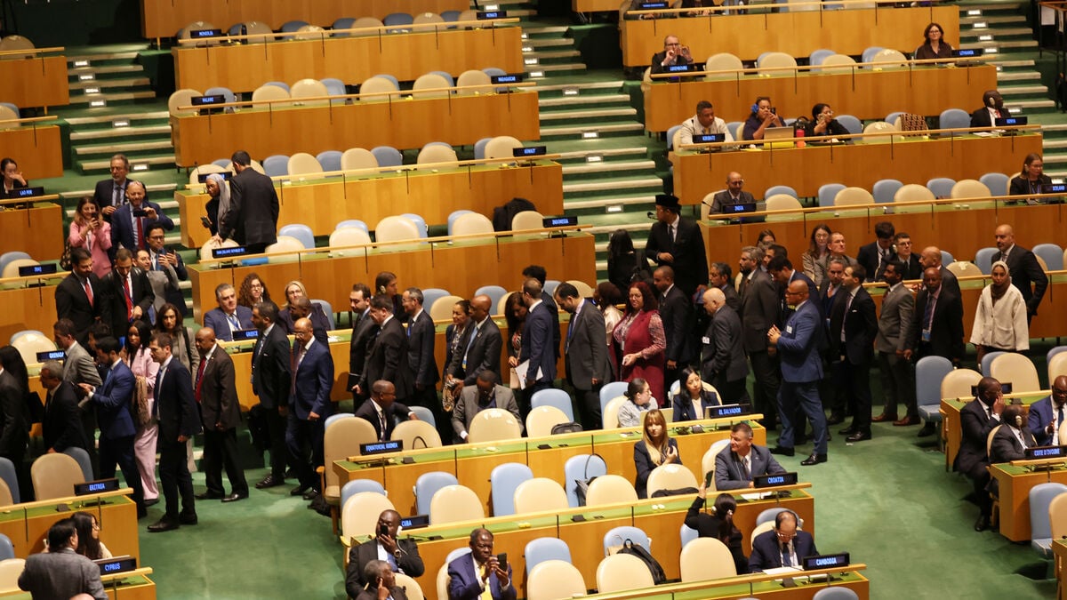 Large walkout greets Netanyahu at UN General Assembly as protesters rally outside