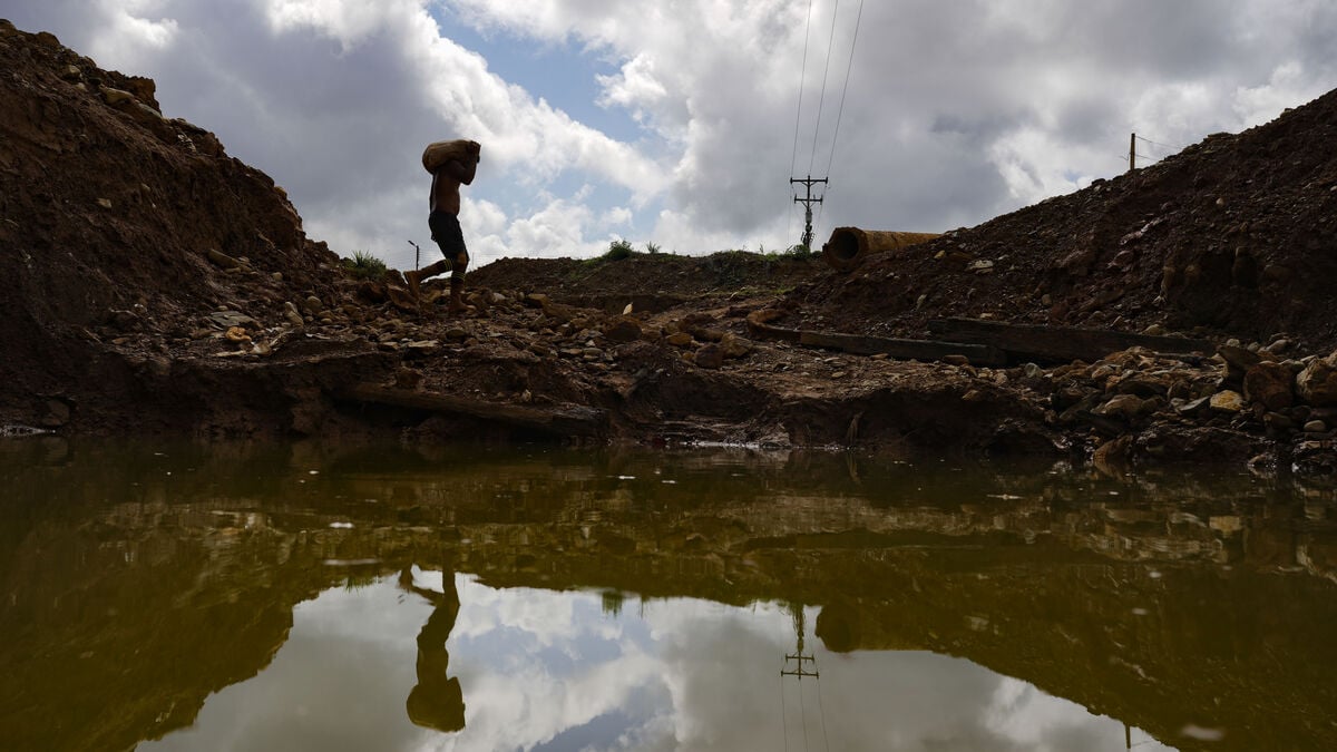 14 Dead in Venezuela Gold Mine Collapse Amid Heavy Rainfall