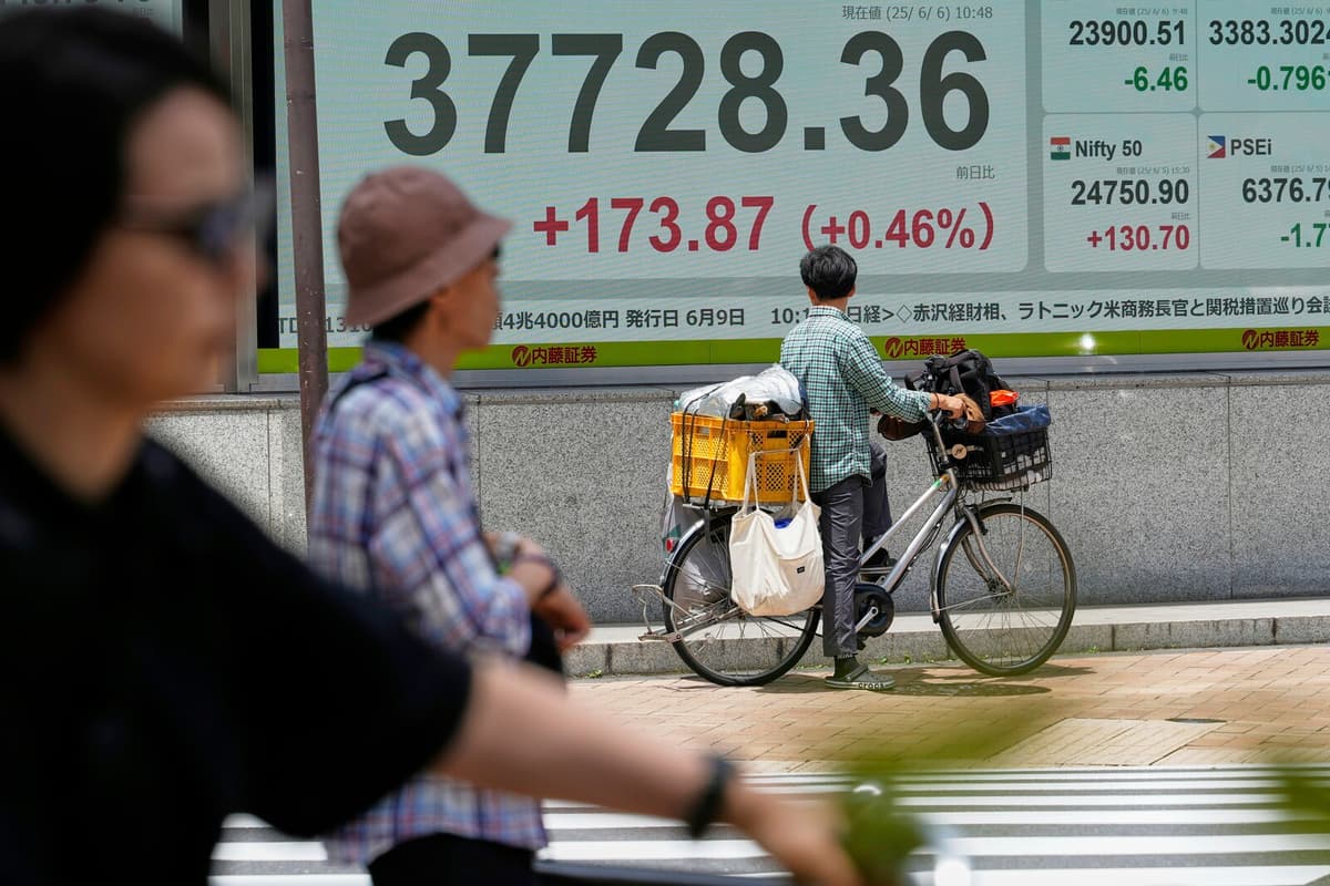 Mixed Performance on Asian Stock Markets as Investors Await US Jobs Data
