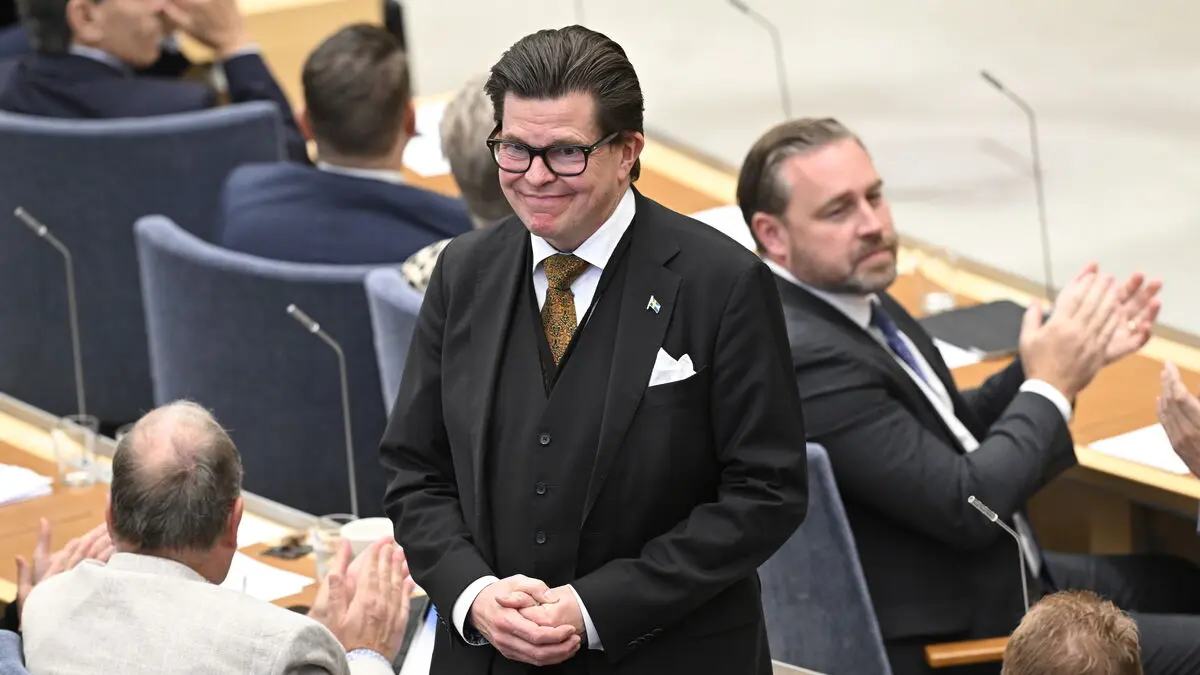 Riksdag re-elects Andreas Norlén as