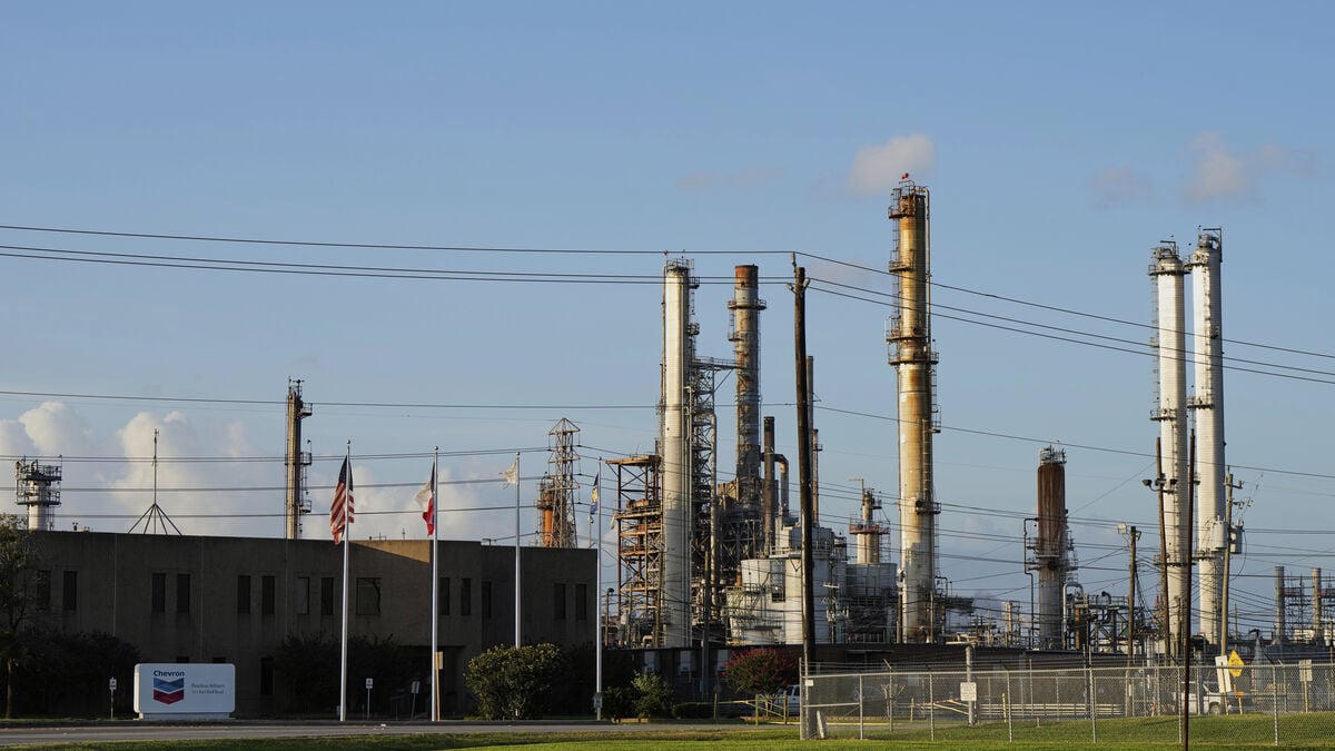 Oil giants beat profit expectations