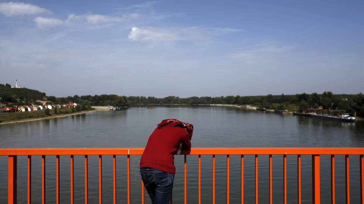 Migrant Boat Capsizes on Danube; Ten Missing Near Belgrade