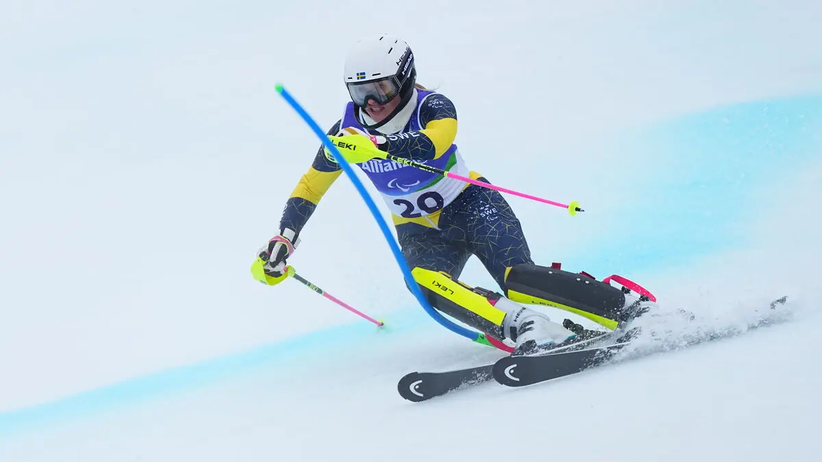 Årsjö in big lead despite mistake in Paralympic slalom after first run