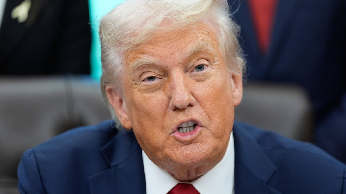 Trump Warns Hamas of Potential Annihilation Ahead of Gaza Talks