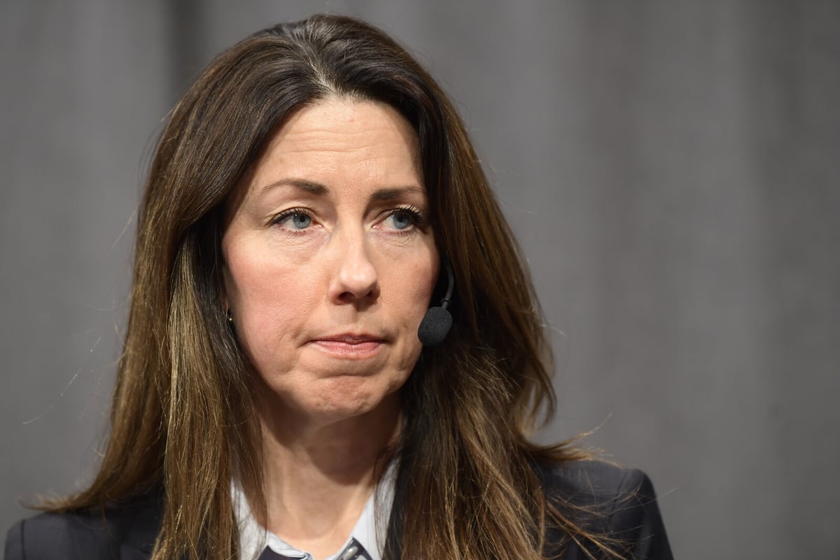 Central Bank Deputy Warns of Financial Flow Risks in Interest Rate Decisions