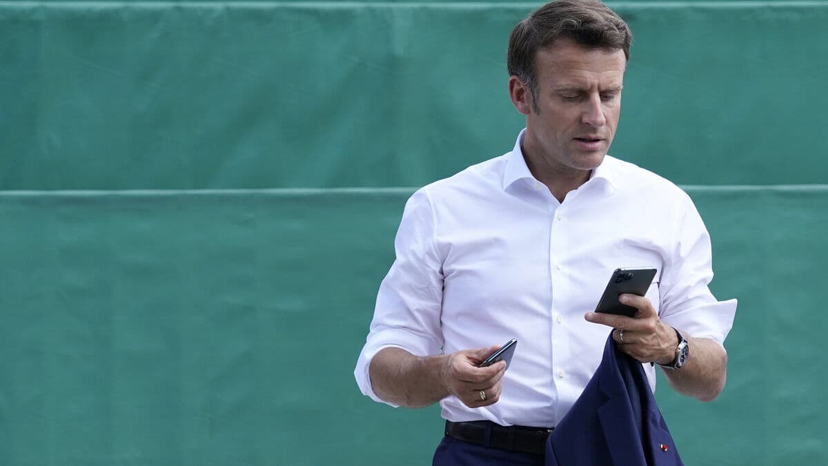 France close to imposing minimum age of 15 for social media