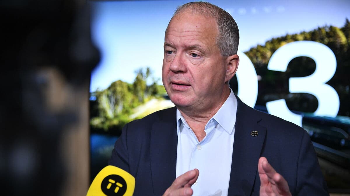 Volvo Faces Pressure in North America Amid Profit Decline