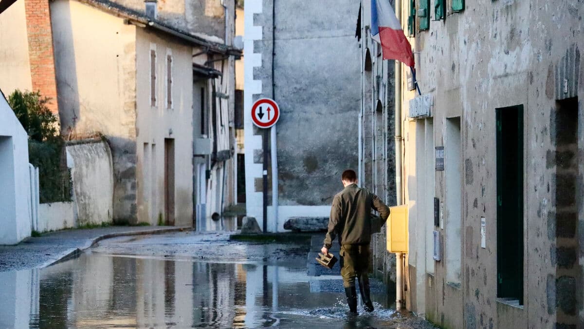 Three dead after storm - hundreds of thousands without power
