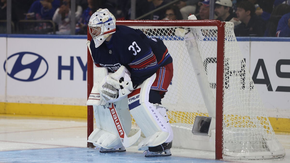 Rangers Beat Canucks 6-2 in First Game Without Injured Star Goalie Igor Shesterkin
