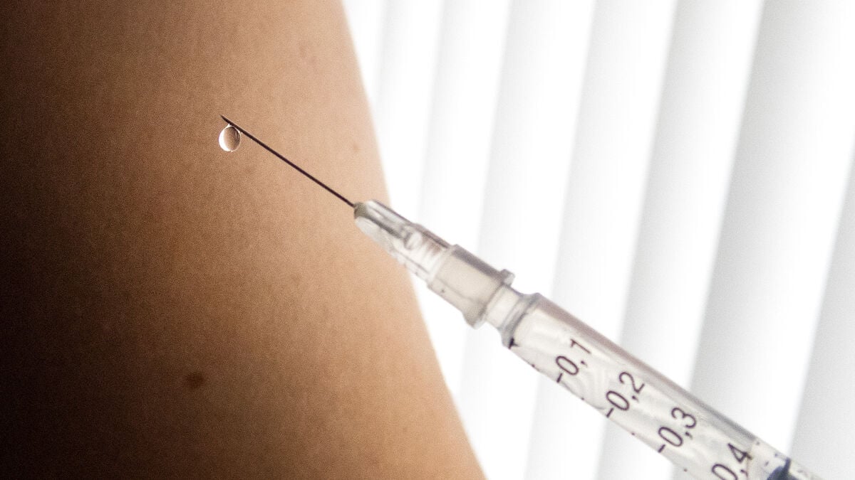 Delayed Flu Vaccine Deliveries to Limit Availability Across Sweden and Europe