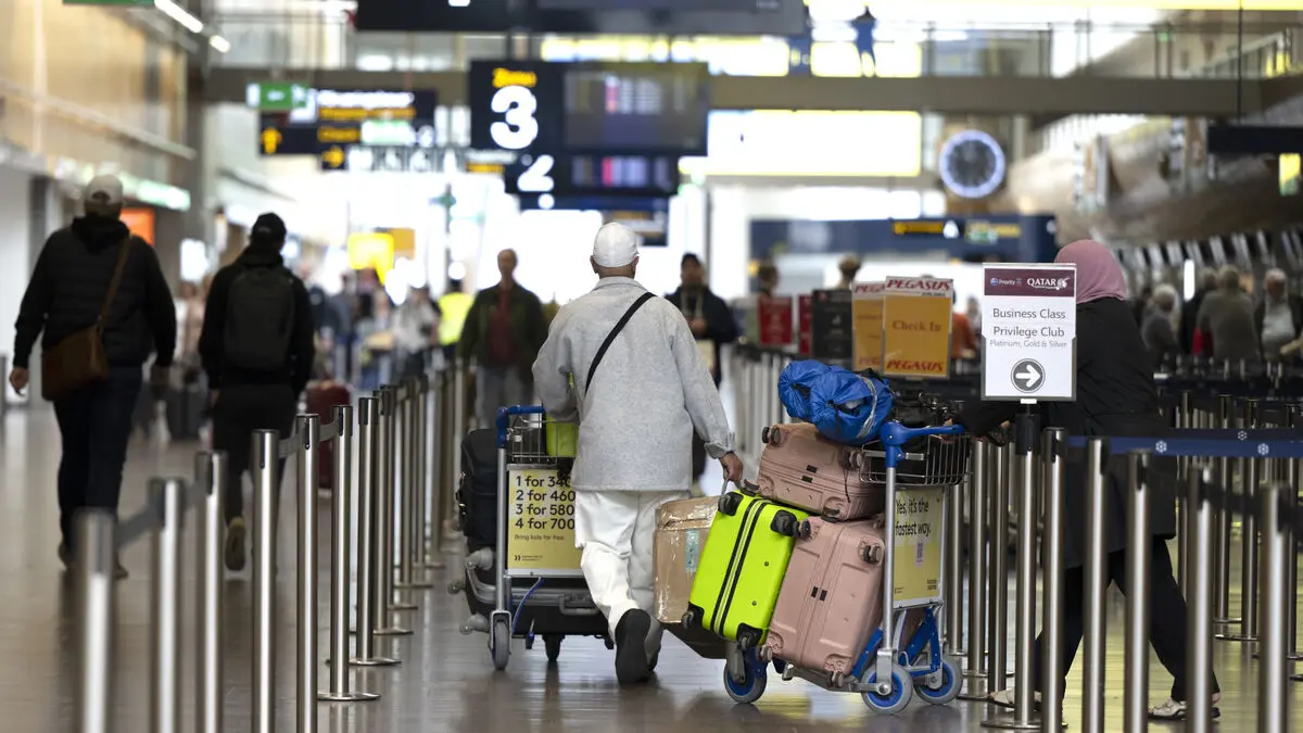 Signs at Swedish airports to warn about Ebola