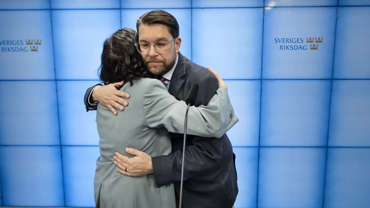 Critics mobilize - Cecilia Rönn is mentioned as new L leader