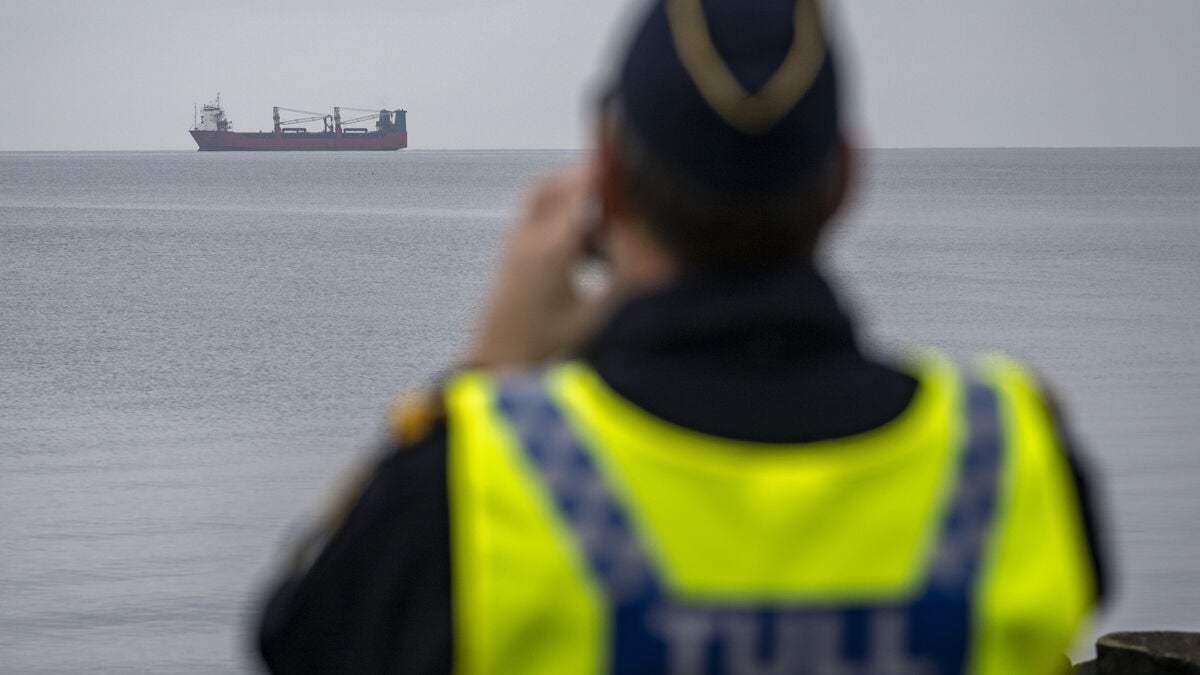 Russian ship allowed to leave Swedish waters
