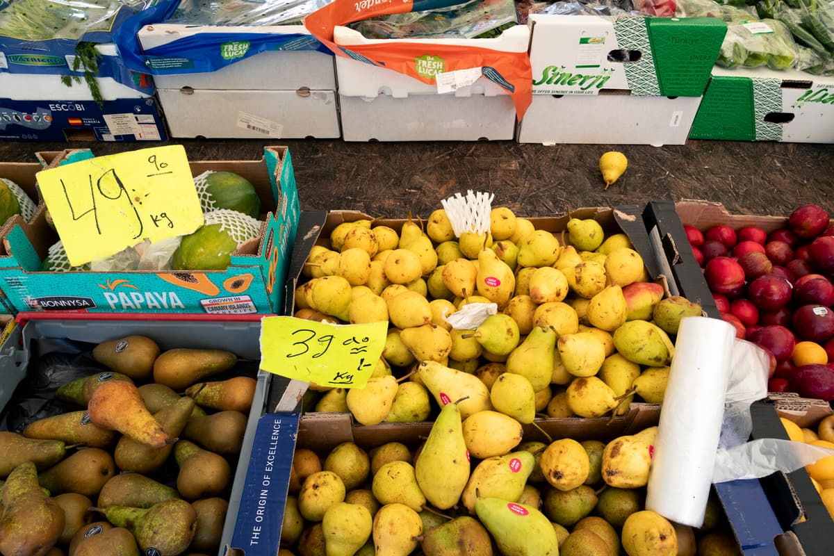 Food Prices Drop for First Time This Year in Sweden