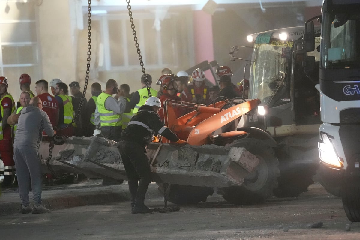 Eleven Arrested After Serbia Train Station Roof Collapse Kills 16