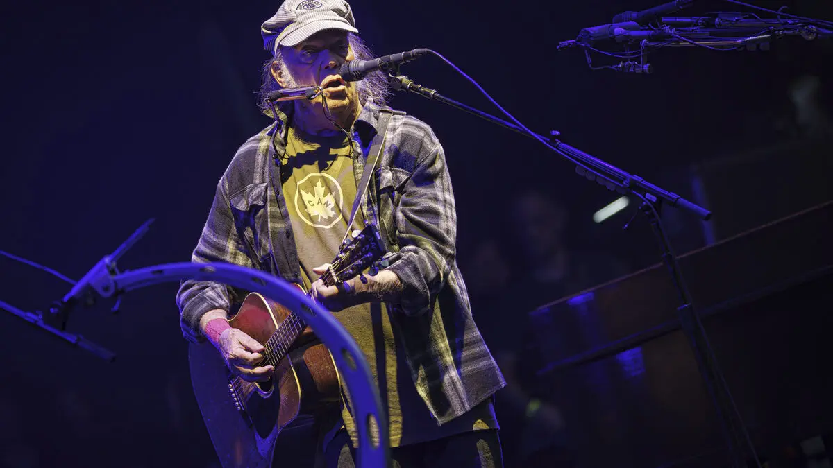 Neil Young donates his music to Greenland in protest against Donald Trump