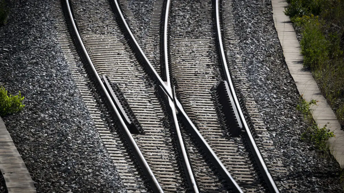 Train Service Halted Between Örnsköldsvik and Umeå Due to Flood Risk