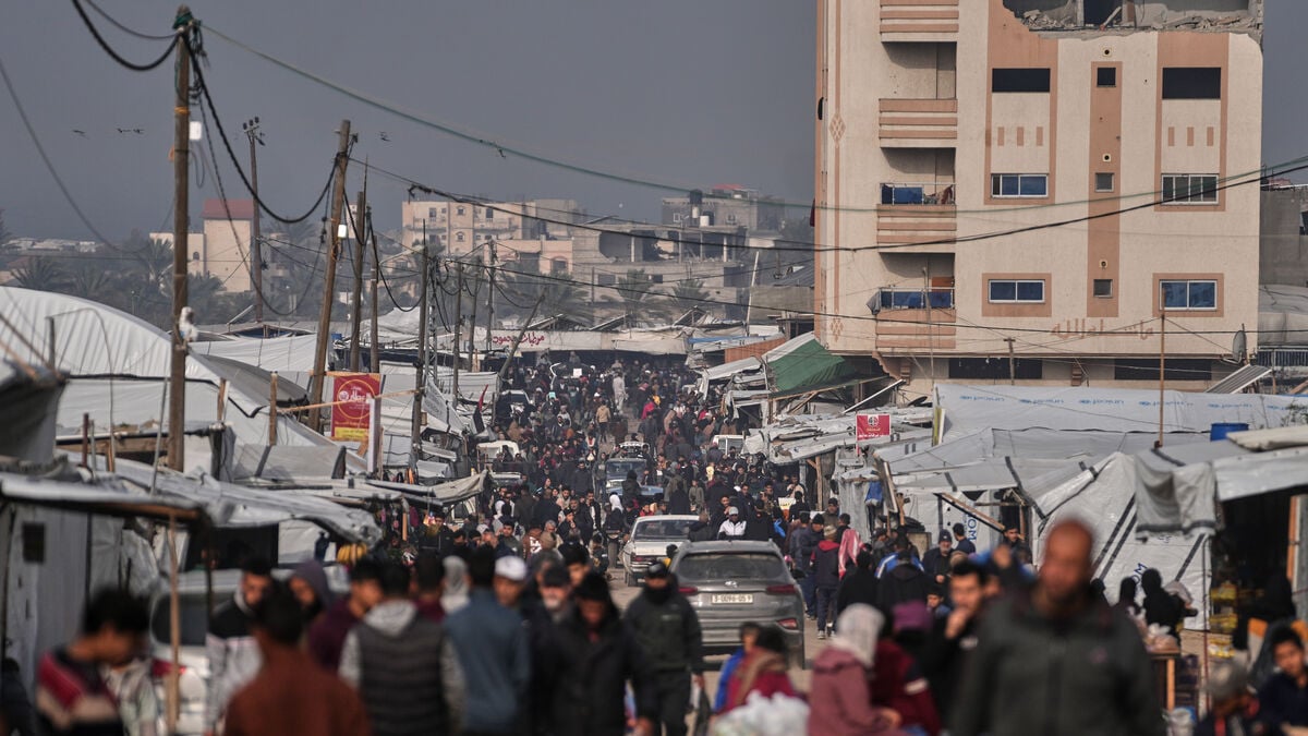 Hamas says ready to hand over control of Gaza